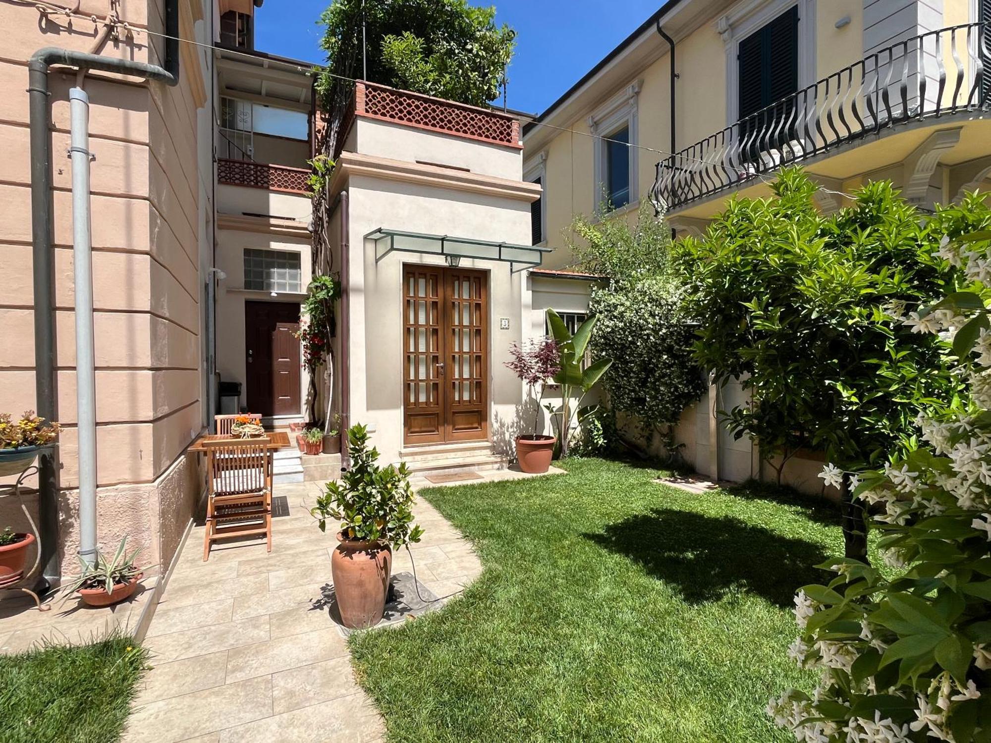 Appartement Monolocale Pura Vida à Viareggio Extérieur photo