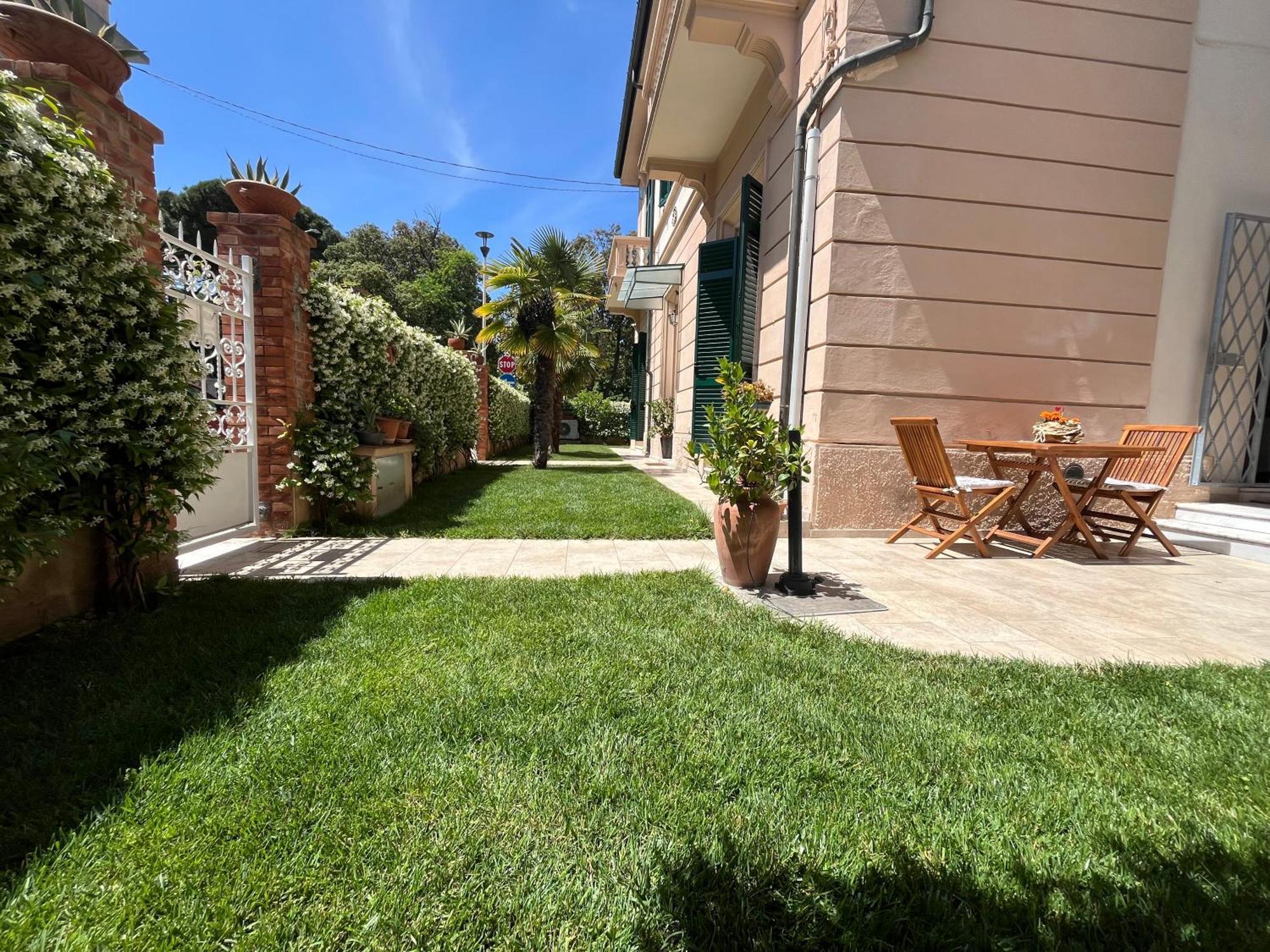 Appartement Monolocale Pura Vida à Viareggio Extérieur photo